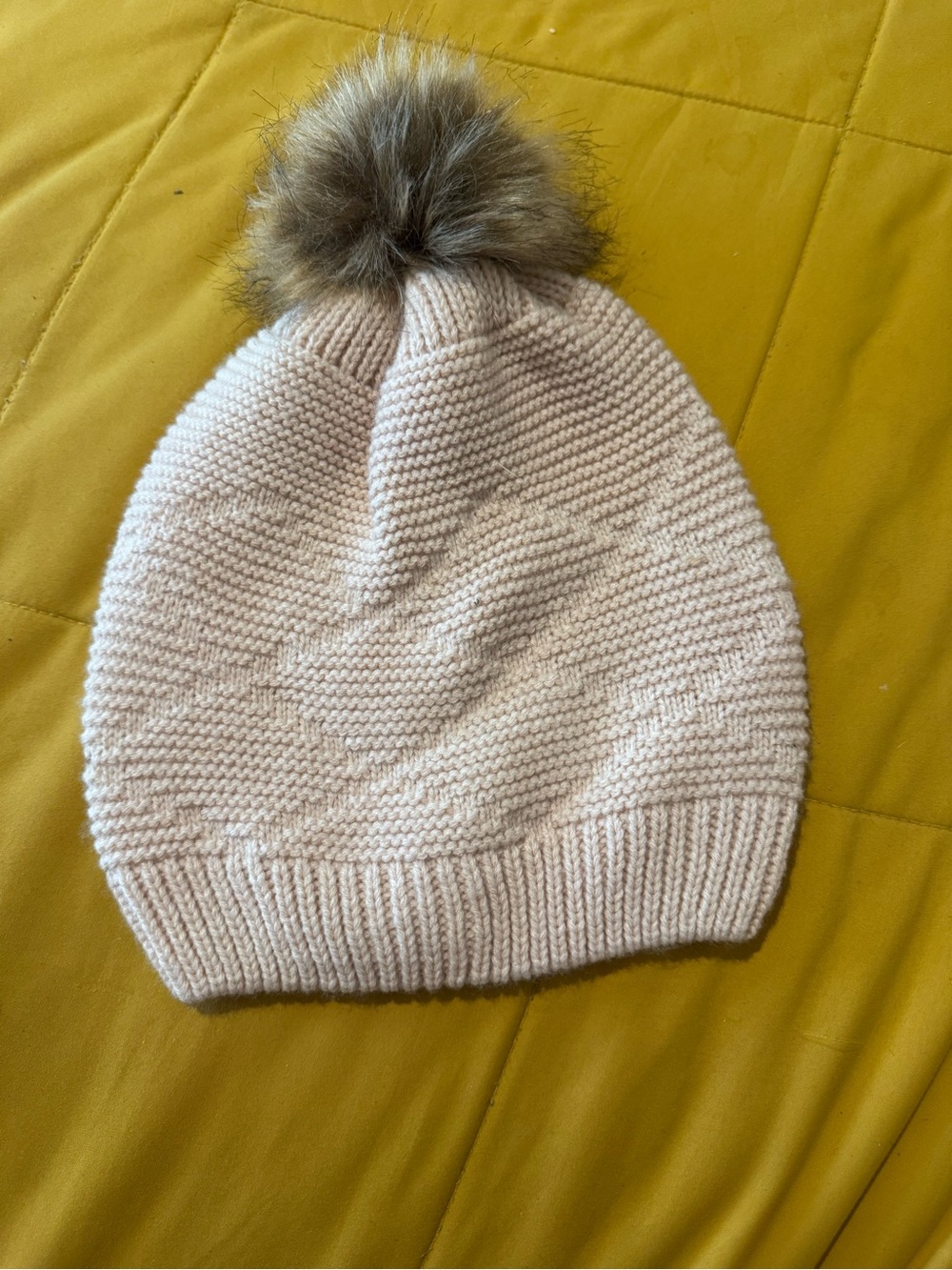 Women’s Pom-Pom Knit Beanie - Light Pink